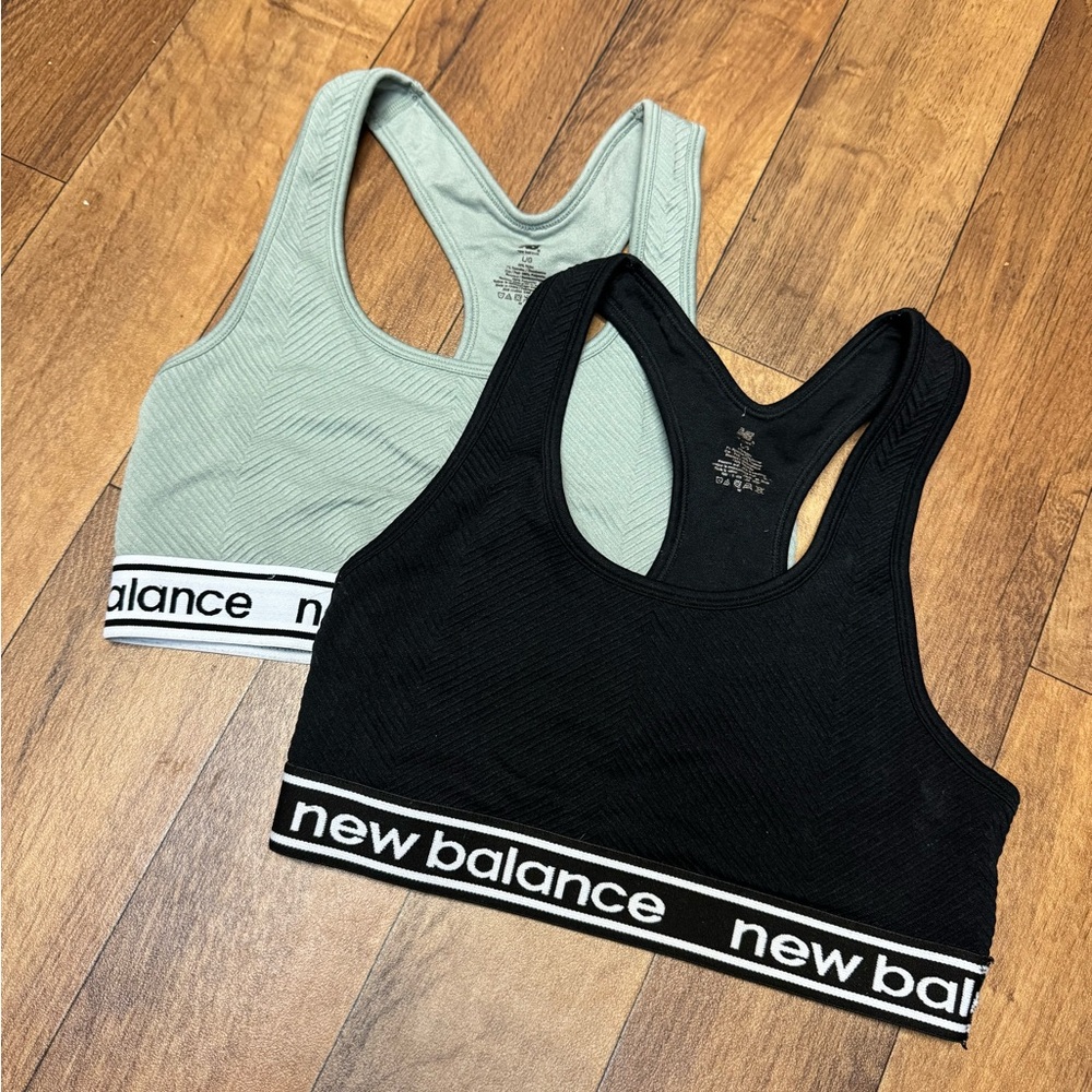 New Balance Women's keyhole Sports Bra Set - Black and Gray sz L